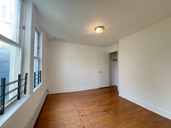 81 Oak St 1 - 85 Oak St
