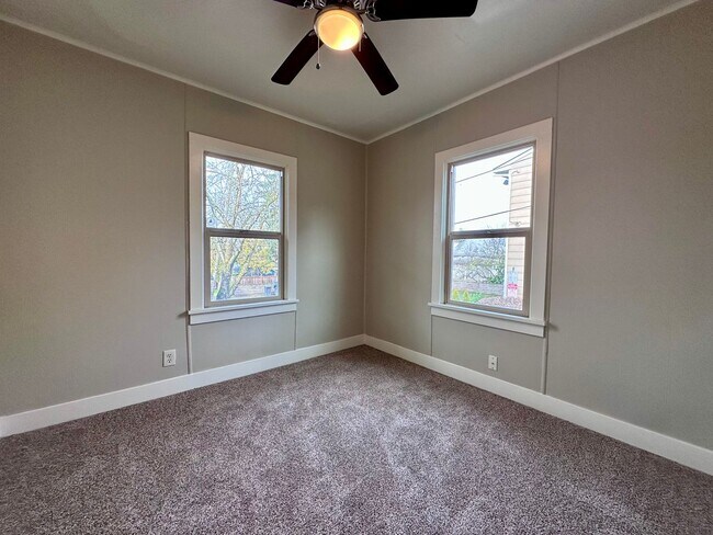 Foto del edificio - Adorable Home in a Historic Oregon City Neighborhood