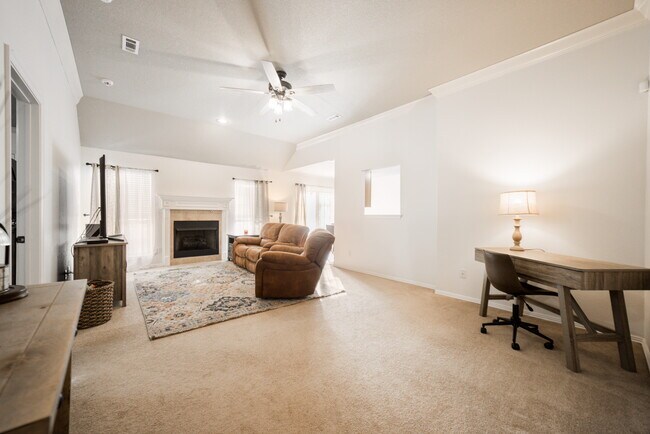 Foto del edificio - 4357 Beacon Ct