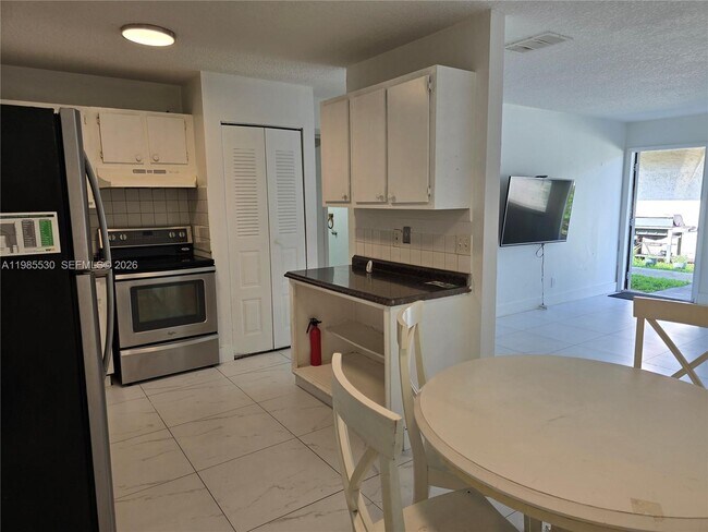 Foto del edificio - 5307 NW 23rd St