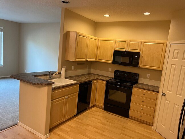 Building Photo - Lovely 2 Bed, 2.5 Bath home in Beaverton's Arbor Station Neighborhood, NEW PAINT .