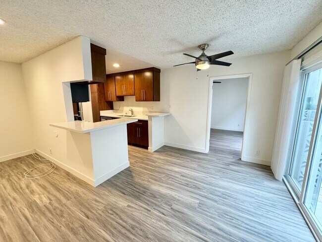 Building Photo - 3611 Mentone Ave