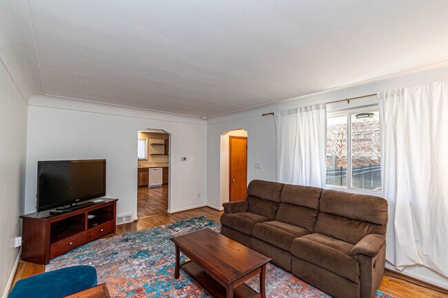 Foto del edificio - 21825 McCormick St