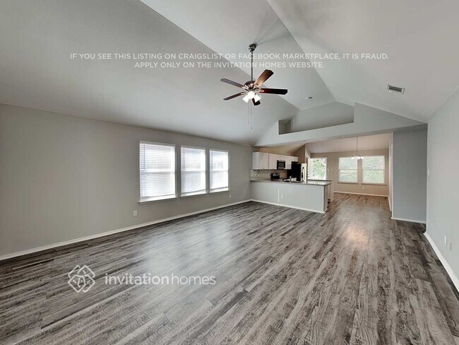 Foto del edificio - 7041 Meandering Creek Ln