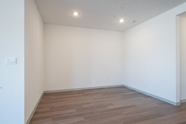 Building Photo - 3335 Daily Harvest Dr