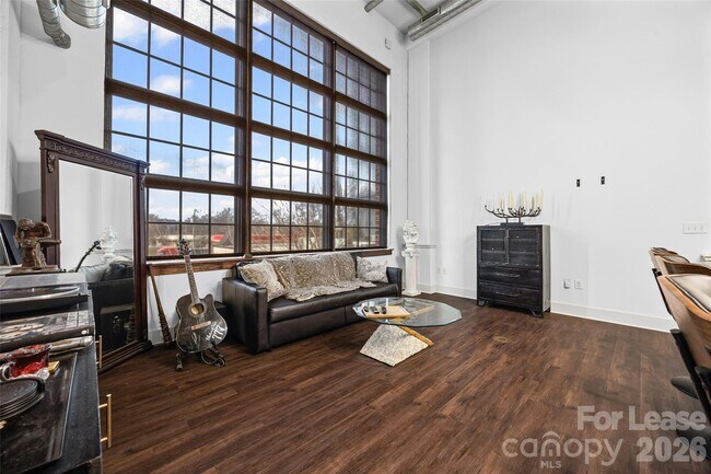 Foto del edificio - 715 N Graham St