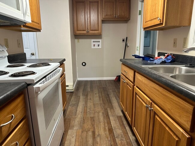Building Photo - 1823 Partridge Ct