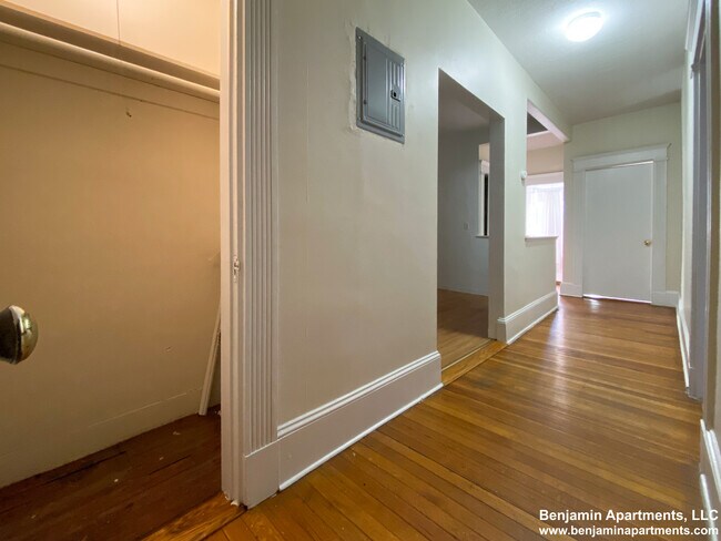Foto del edificio - 1589 Beacon St