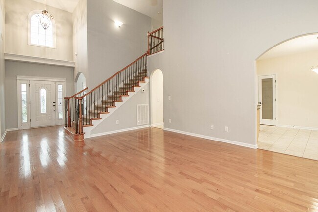 Foto del edificio - 1540 Edgewater Ln