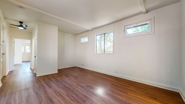 Building Photo - Cozy and Spacious 1 Bedroom 1 Bathroom Cottage! Landscaping and Garbage Included!