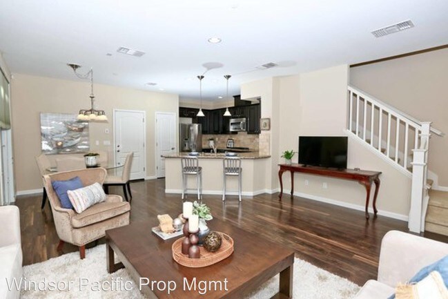 Building Photo - 3 br, 3 bath House - 338 El Paseo Circle