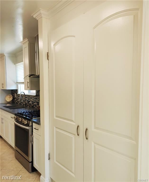 Building Photo - 4 br, 2 bath House - 22900 Strathern St