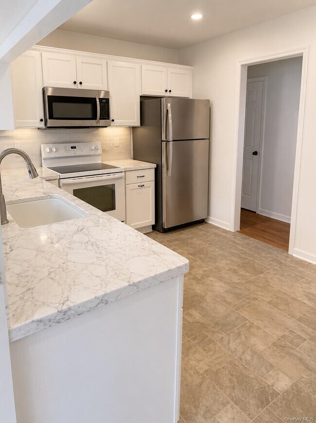 Foto del edificio - 451 Sierra Vista Ln