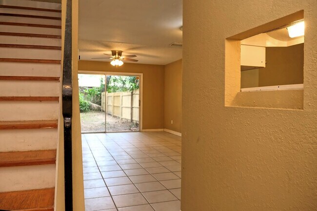 Foto del edificio - Spacious 2/2 Maitland Townhome with large ...