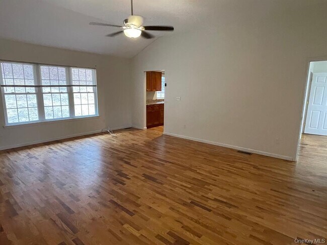 Foto del edificio - 95 Old Mountain Rd