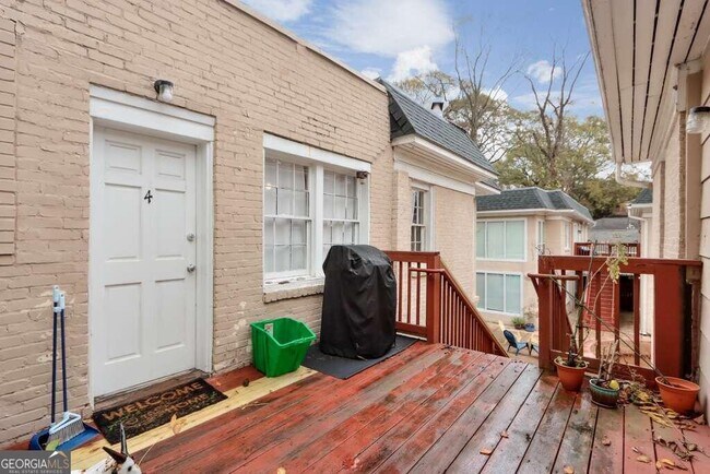 Building Photo - 1118 Rosedale Dr NE