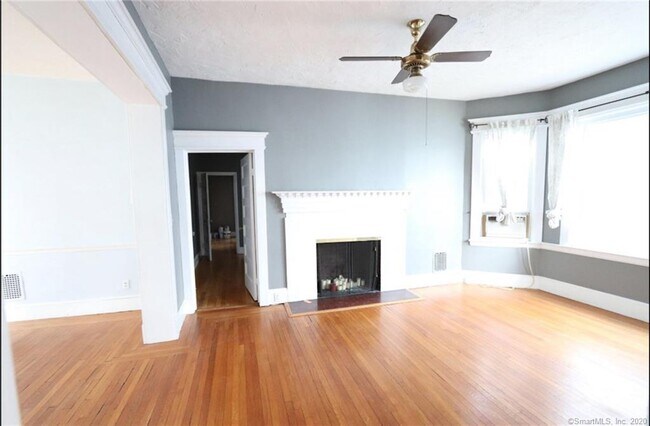 Building Photo - 860 Orange St