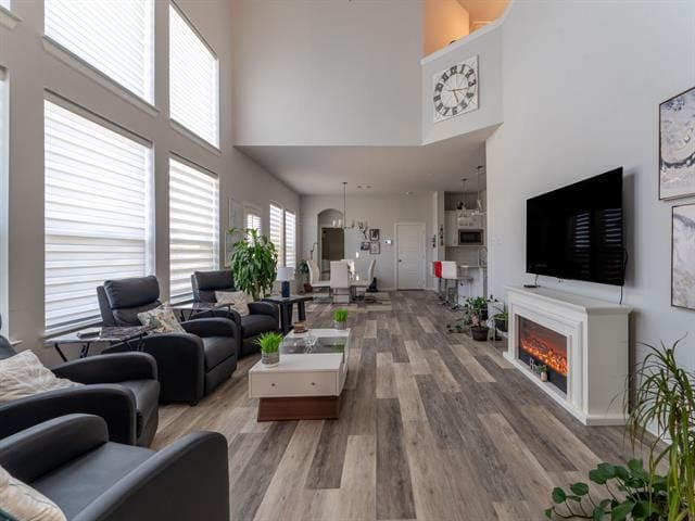 Foto del edificio - 14068 Theodora Ln