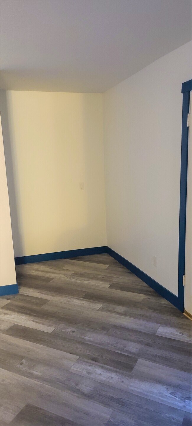 Building Photo - 618 Rosvall Dr