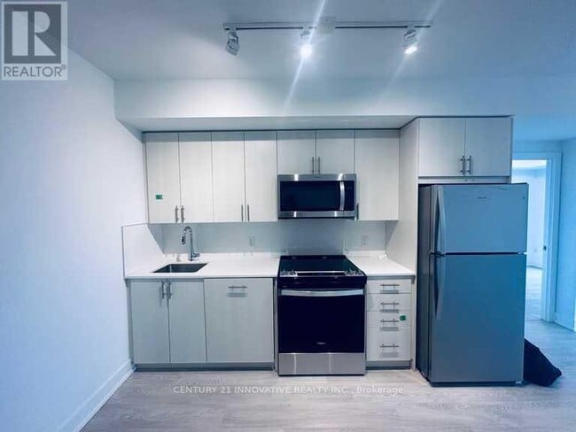 Photo du bâtiment - 2545-2545 Simcoe St N