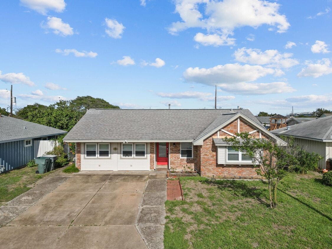 Great 3 Bedroom close to the Beach! - Great 3 Bedroom close to the Beach!