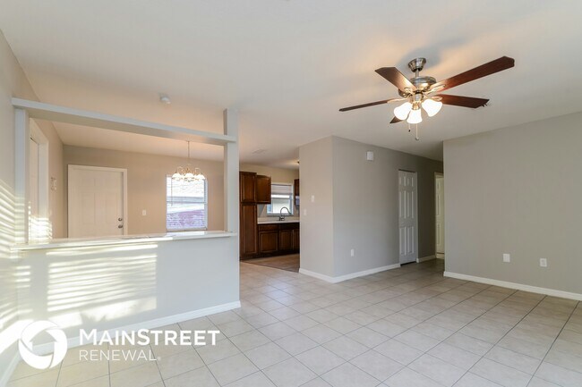 Building Photo - 1706 17th Ave Dr E