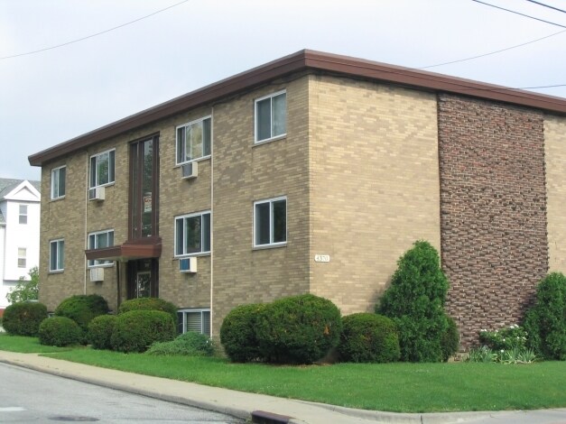 Primary Photo - 4370 State Rd