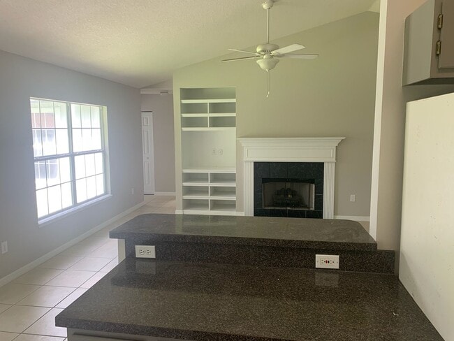 Building Photo - 3 bedroom 2 bath home in Mentone