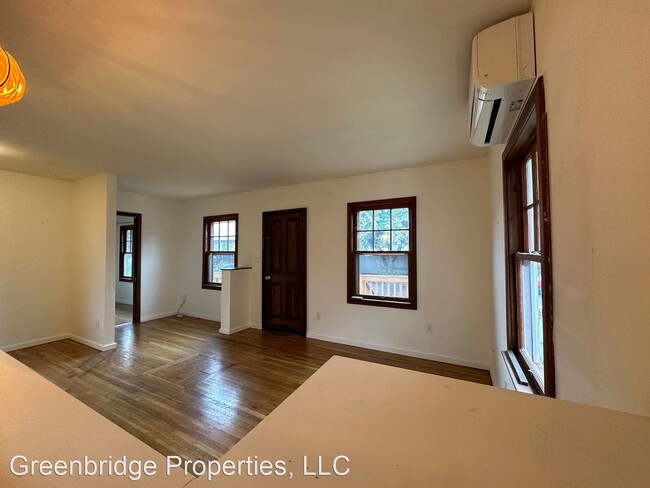 Building Photo - 2 br, 1 bath House - 7022 NE Siskiyou St