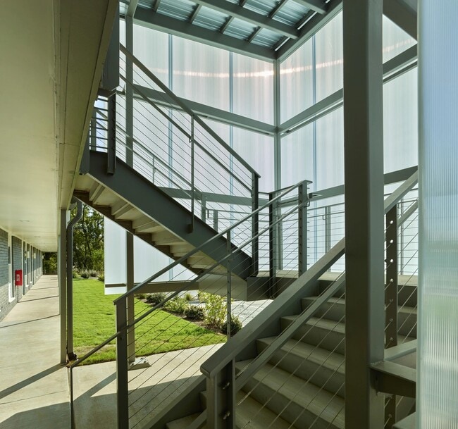 Escaleras al segundo nivel - Modern 1540