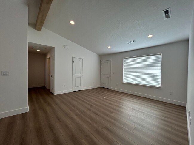 Foto del edificio - Brand New 2023 Open Concept, Ranch-Style Home