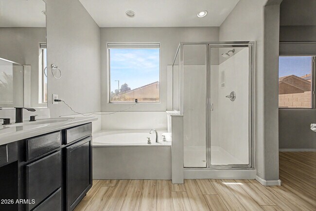 Foto del edificio - 15207 W Windward Ave