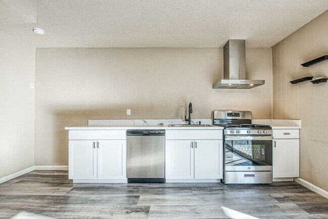 Foto del edificio - 5780 N 8th St