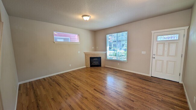 Building Photo - Great four bedroom home in Beaverton!