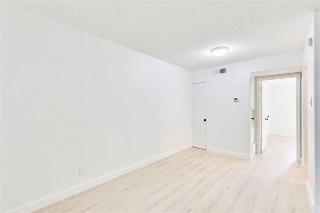 Foto del edificio - 2314 Parker Ln