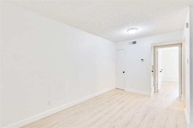 Building Photo - 2314 Parker Ln