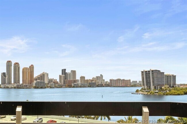 Foto del edificio - 3530 Mystic Pointe Dr
