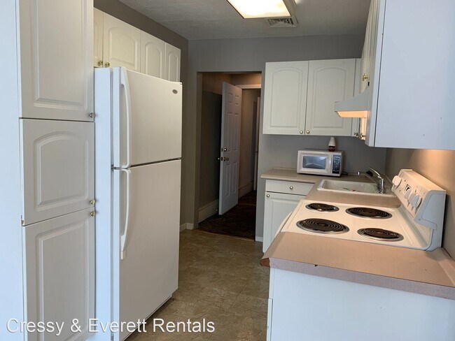 Building Photo - 1 br, 1 bath House - 203 1/2 Front St.