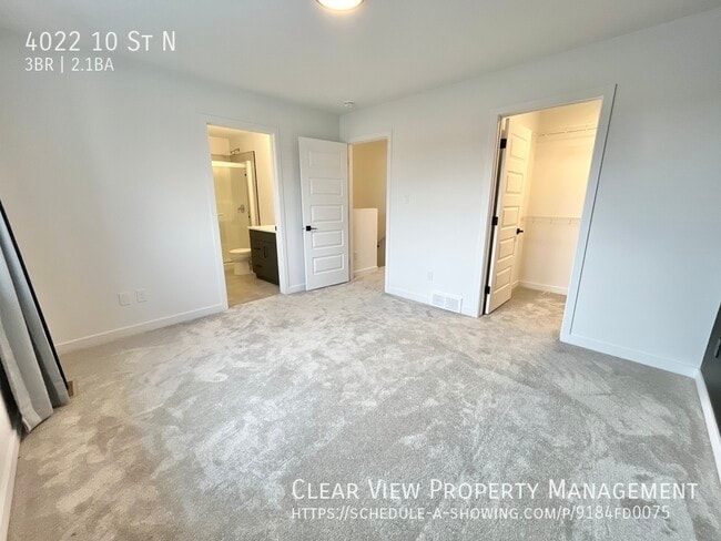 Photo du bâtiment - Like new 3bed-2.5 bath luxury home on in L...