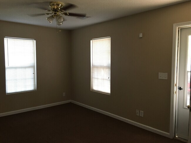 Foto del edificio - 621 S Wilkinson St