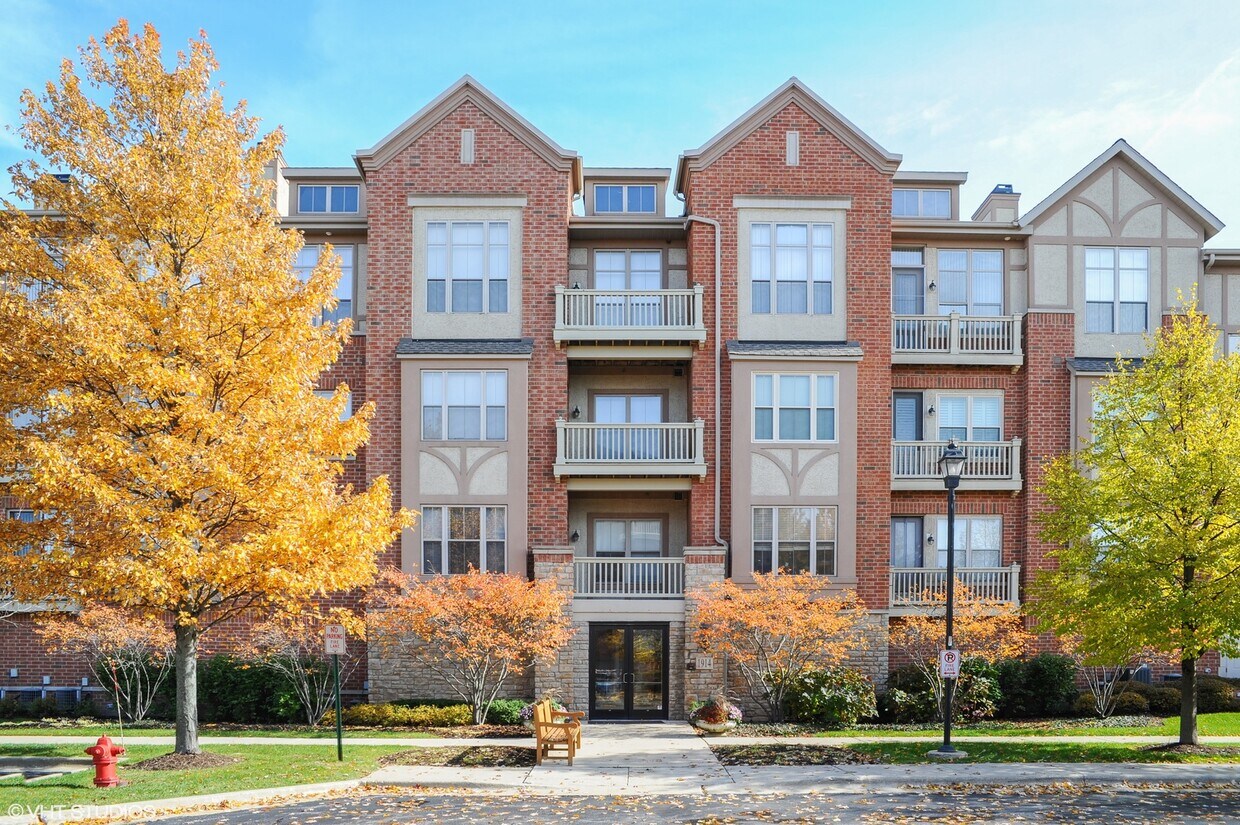 1914 Farnsworth Ln Unit 105, Northbrook, IL 60062 Condo for Rent in Northbrook, IL