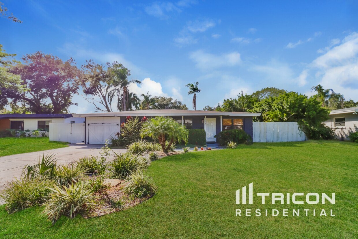 Primary Photo - 348 Barbara Cir