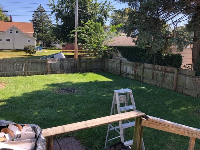 Building Photo - 2 bedroom home