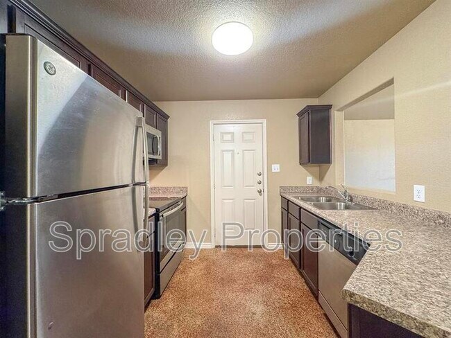 Building Photo - 1548 Kal Ct