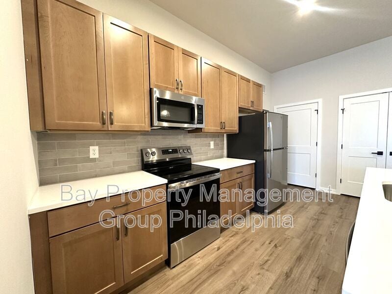Primary Photo - 409 W Butler Ave