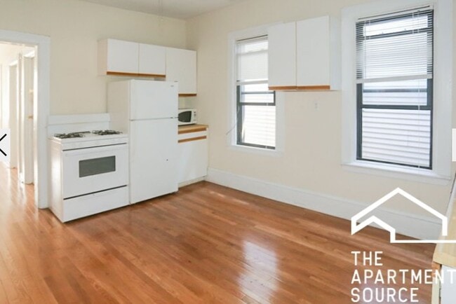 Photo - 2256 N Southport Ave Apartment