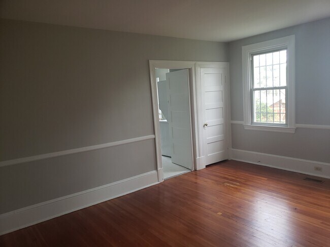 Bedroom - 4103 Roland Ave