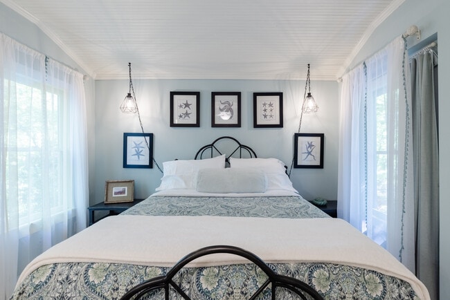 Building Photo - 520 Esseola Dr