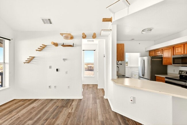 Foto del edificio - 18929 E Warren Cir