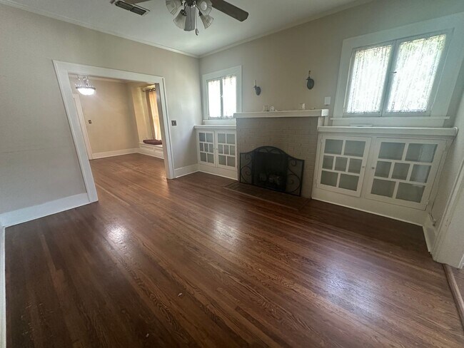 Foto del edificio - Gorgeous 4 Bedroom Home in South Highland